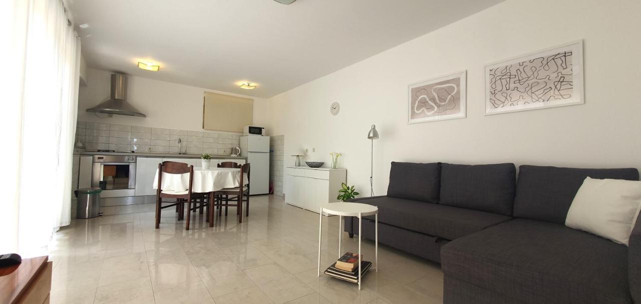 Apartment Brgacelj Kali Buitenkant foto